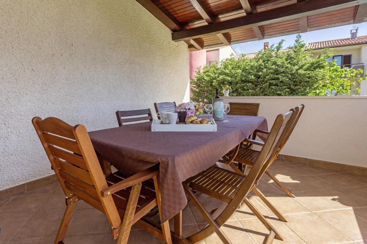 Nada In Vinkuran Villa Пула Екстериор снимка